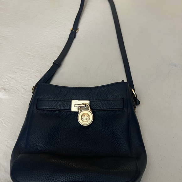 Michael Kors Navy Hamilton Traveler crossbody bag with Gold Accents - Picture 8 of 8